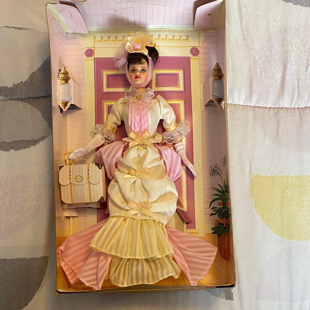 Barbie Mrs. P.F.E. Albee Doll Box in Pink and Cream